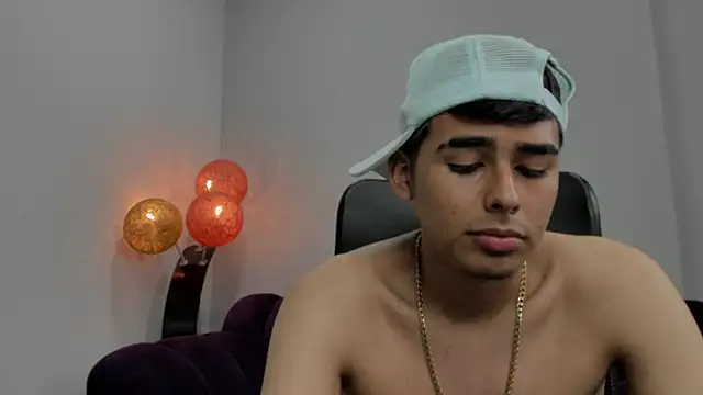 Snapshot of Matthewlodge chatting on November 19, 2025, 3:34 pm Matthewlodge online show from November 19, 2025, 3:34 pm