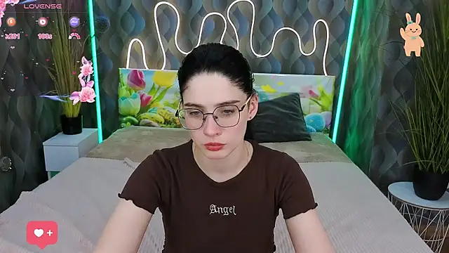 Snapshot of Charming_Mysteriousss chatting on April 6, 2026, 1:12 pm Charming Mysteriousss online show from April 6, 2026, 1:12 pm