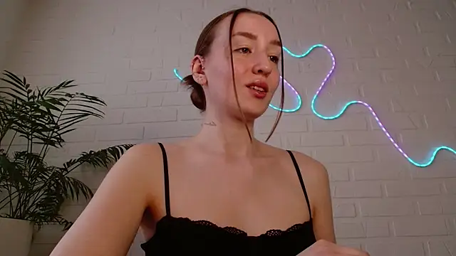 Snapshot of WhitePrincessLuna chatting on March 20, 2026, 2:51 pm WhitePrincessLuna online show from March 20, 2026, 2:51 pm