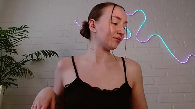 Snapshot of WhitePrincessLuna chatting on March 22, 2026, 2:51 pm WhitePrincessLuna online show from March 22, 2026, 2:51 pm