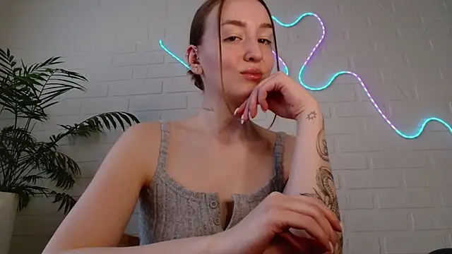 Snapshot of WhitePrincessLuna chatting on March 13, 2026, 2:33 pm WhitePrincessLuna online show from March 13, 2026, 2:33 pm