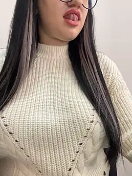 Snapshot of Molly-molly- chatting on February 25, 2026, 6:35 am Molly-molly- online show from February 25, 2026, 6:35 am