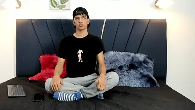 maicol cum23 online show from October 2, 2025, 1:58 pm