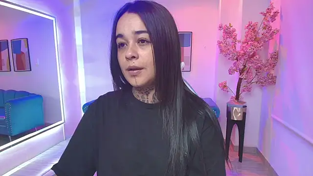 Snapshot of Black_roseee chatting on April 11, 2026, 3:47 am Black roseee online show from April 11, 2026, 3:47 am