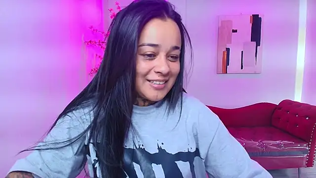 Black roseee online show from December 4, 2025, 7:57 pm