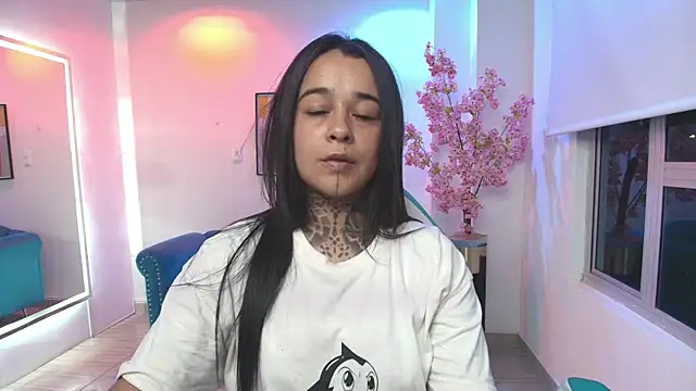 Snapshot of Black_roseee chatting on April 9, 2026, 3:30 am Black roseee online show from April 9, 2026, 3:30 am