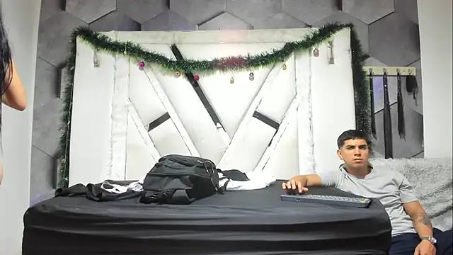 Sarahwalkerr online show from December 3, 2025, 7:57 pm