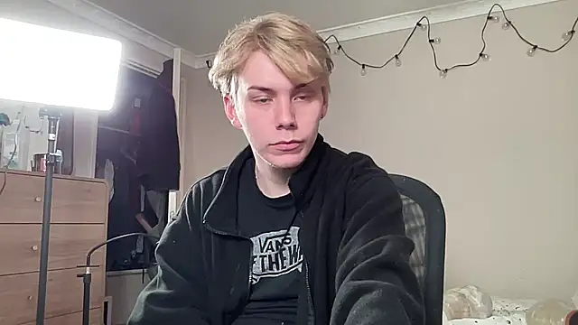 Snapshot of scottishtwink01 chatting on September 22, 2025, 1:11 am scottishtwink01 online show from September 22, 2025, 1:11 am