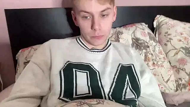 Snapshot of scottishtwink01 chatting on October 13, 2025, 5:36 pm scottishtwink01 online show from October 13, 2025, 5:36 pm