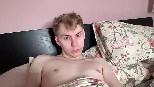 Snapshot of scottishtwink01 chatting on October 22, 2025, 1:21 pm scottishtwink01 online show from October 22, 2025, 1:21 pm