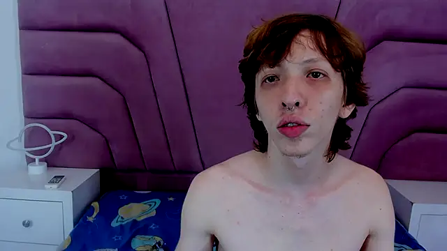 taylorleexx online show from September 29, 2025, 7:52 pm