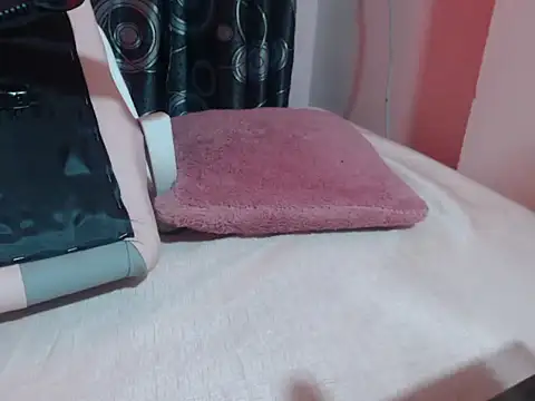 PANDORA-PIEL online show from October 9, 2025, 11:49 pm