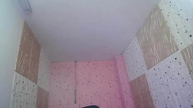 Snapshot of emmydurant chatting on December 14, 2025, 8:31 am emmydurant online show from December 14, 2025, 8:31 am