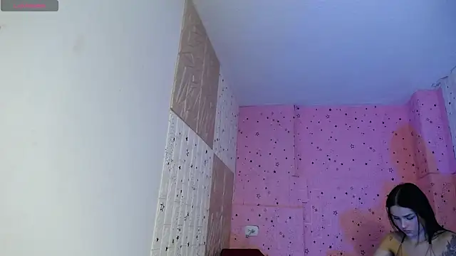 Snapshot of emmydurant chatting on October 29, 2025, 8:08 pm emmydurant online show from October 29, 2025, 8:08 pm