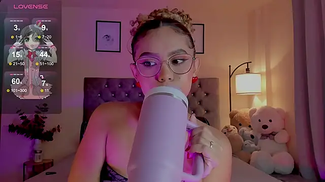 Snapshot of OxanaFedorova1- chatting on March 24, 2026, 5:35 pm OxanaFedorova1- online show from March 24, 2026, 5:35 pm