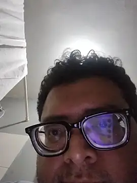 Santiagoqro85 online show from April 7, 2026, 2:57 am