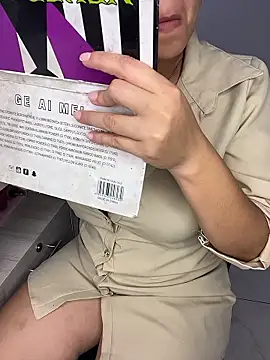 Snapshot of rhizanthella_ chatting on January 8, 2026, 2:50 am rhizanthella online show from January 8, 2026, 2:50 am