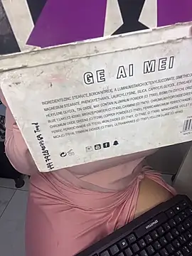 Snapshot of rhizanthella_ chatting on February 3, 2026, 7:52 pm rhizanthella online show from February 3, 2026, 7:52 pm