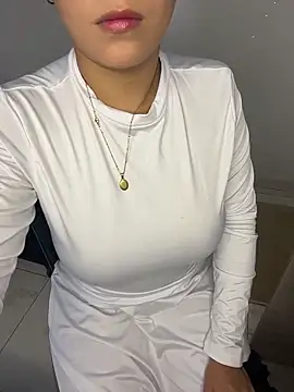 Snapshot of rhizanthella_ chatting on February 12, 2026, 8:52 pm rhizanthella online show from February 12, 2026, 8:52 pm