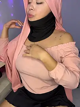 Snapshot of rhizanthella_ chatting on January 8, 2026, 7:20 pm rhizanthella online show from January 8, 2026, 7:20 pm