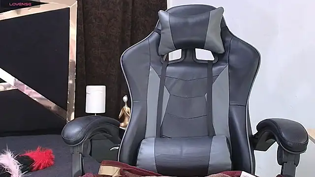 Snapshot of luna_brown7 chatting on December 17, 2025, 7:02 am luna brown7 online show from December 17, 2025, 7:02 am