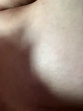 Snapshot of luzmelzinha chatting on October 15, 2025, 6:49 pm luzmelzinha online show from October 15, 2025, 6:49 pm