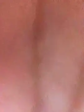 Snapshot of luzmelzinha chatting on March 22, 2026, 12:25 am luzmelzinha online show from March 22, 2026, 12:25 am