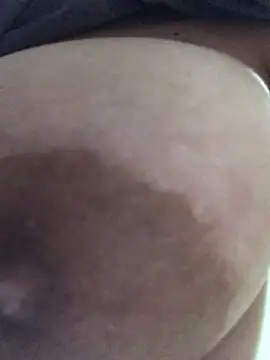 Snapshot of luzmelzinha chatting on March 28, 2026, 12:55 am luzmelzinha online show from March 28, 2026, 12:55 am