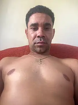 Snapshot of Reisy_HC chatting on October 13, 2025, 6:31 pm Reisy HC online show from October 13, 2025, 6:31 pm