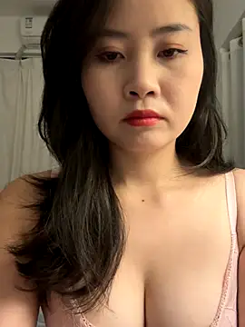 Snapshot of wly2028 chatting on November 2, 2025, 12:43 pm wly2028 online show from November 2, 2025, 12:43 pm