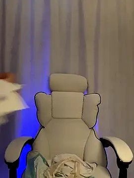 Snapshot of wly2028 chatting on October 5, 2025, 2:30 pm wly2028 online show from October 5, 2025, 2:30 pm