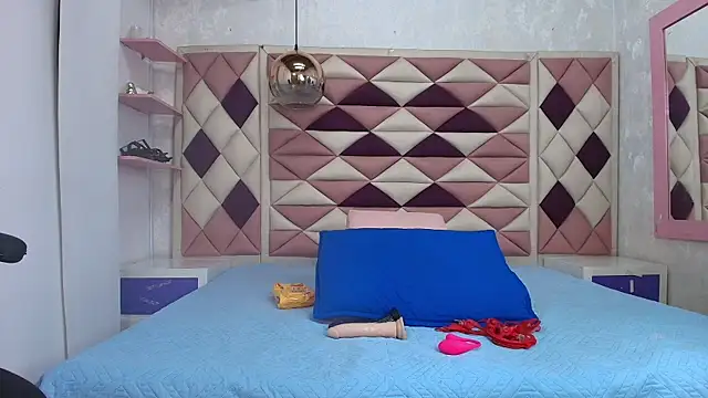 abbyrouss  online show from September 11, 2025, 3:06 am