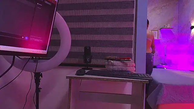 abbyrouss  online show from October 10, 2025, 3:07 am