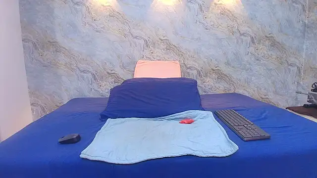 abbyrouss  online show from October 30, 2025, 3:05 am