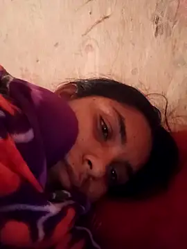 Snapshot of Notyriya7 chatting on February 18, 2026, 9:33 pm Notyriya7 online show from February 18, 2026, 9:33 pm