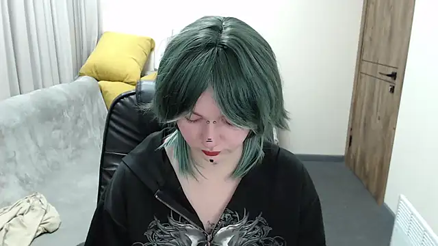 Snapshot of Nika_Snow chatting on October 17, 2025, 8:06 am Nika Snow online show from October 17, 2025, 8:06 am