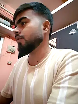 soniriyaa010101 online show from November 9, 2025, 8:02 pm