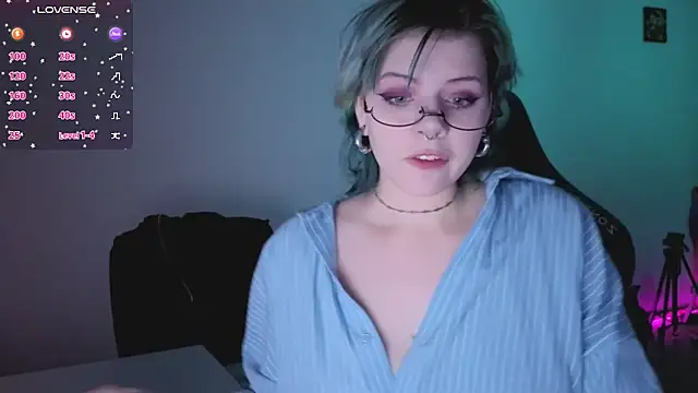 Snapshot of Alice_Zev chatting on September 25, 2025, 9:54 pm Alice Zev online show from September 25, 2025, 9:54 pm