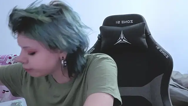 Snapshot of Alice_Zev chatting on September 9, 2025, 7:34 pm Alice Zev online show from September 9, 2025, 7:34 pm