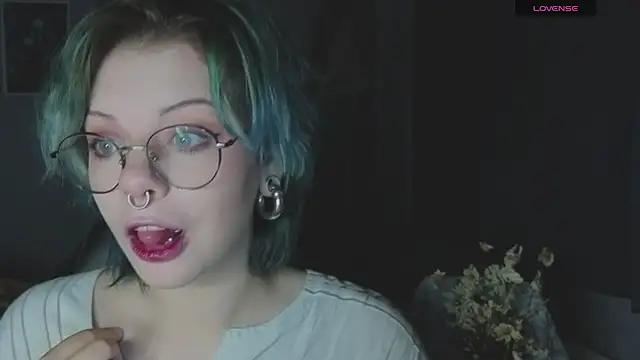 Snapshot of Alice_Zev chatting on October 7, 2025, 9:38 pm Alice Zev online show from October 7, 2025, 9:38 pm