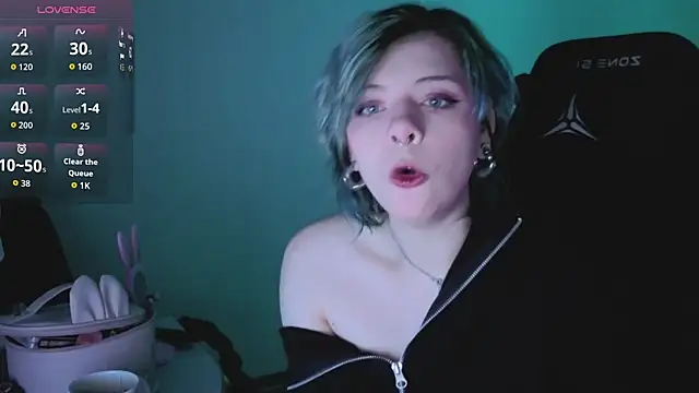 Snapshot of Alice_Zev chatting on September 24, 2025, 8:48 pm Alice Zev online show from September 24, 2025, 8:48 pm