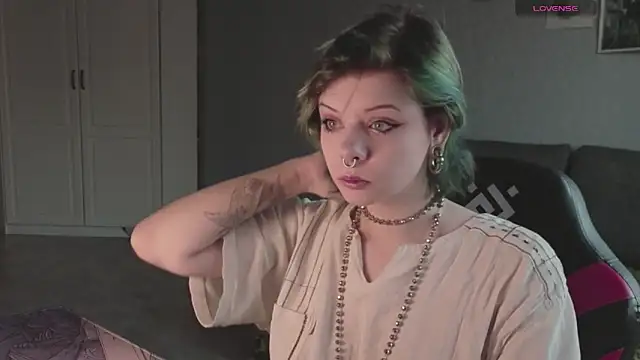 Snapshot of Alice_Zev chatting on October 8, 2025, 3:02 pm Alice Zev online show from October 8, 2025, 3:02 pm