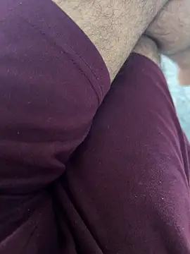 sunnu 97  online show from October 16, 2025, 3:04 am