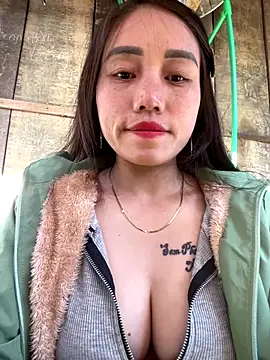 chipp-bong online show from November 28, 2025, 1:39 am