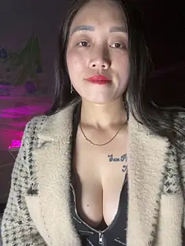 chipp-bong online show from November 29, 2025, 1:33 pm