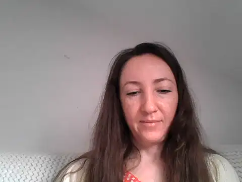 Snapshot of Valessya chatting on May 3, 2026, 8:41 am Valessya online show from May 3, 2026, 8:41 am