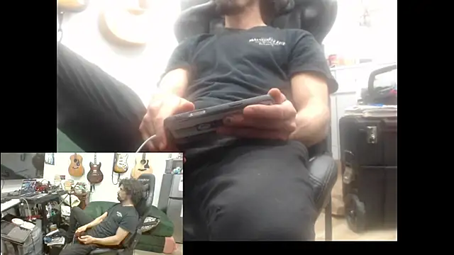 Snapshot of Stringin69 chatting on February 17, 2026, 12:08 am Stringin69 online show from February 17, 2026, 12:08 am