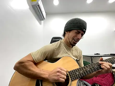 Snapshot of Stringin69 chatting on November 18, 2025, 7:50 pm Stringin69 online show from November 18, 2025, 7:50 pm