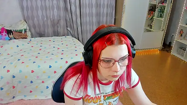 Snapshot of Margot_Berry chatting on September 28, 2025, 4:03 pm Margot Berry online show from September 28, 2025, 4:03 pm