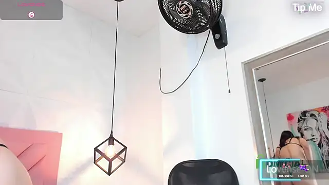 Caroline daring online show from April 19, 2026, 12:17 pm